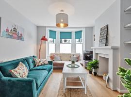 Hove Actually House By My Getaways: Brighton & Hove'da bir kiralık sahil evi