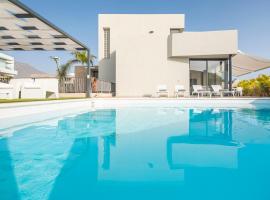 Villa Alisios Golf Luxury Tenerifesummervillas Heated pool, hotel near Golf Costa Adeje, Adeje