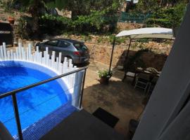 VILLA CON PISCINA