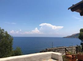 La Casa sul Mare, un rifugio ideale, hotel i Contrada Sauci Grande