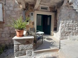 Violet, hotel in Vis