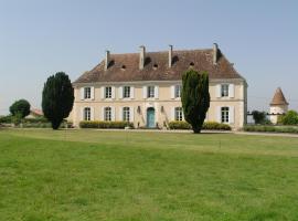 Cherval에 위치한 교외 저택 Château du Bourbet