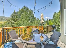 Rocky Mountain Retreat 2 Mi to Beaver Creek!, hótel í Avon