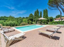 Amazing Home In Terranuova Bracciolini With 3 Bedrooms, Wifi And Outdoor Swimming Pool, huvila kohteessa Terranuova Bracciolini