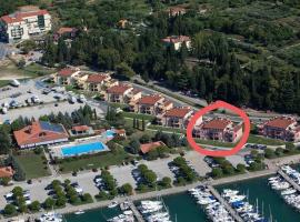 Apartment Residence Marina Portorož LEVANT 203, курортний готель у Порторожі