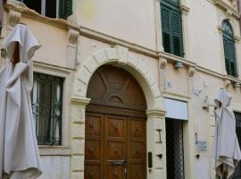 Gabrielli Rooms et Apartments Sant Antonio alloggio 4 M0230914084, отель в Вероне