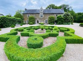 Manoir de Kerledan, bed & breakfast σε Carhaix-Plouguer