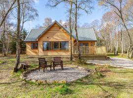 Thistle Lodge 22 with Hot Tub, hotel di Belladrum