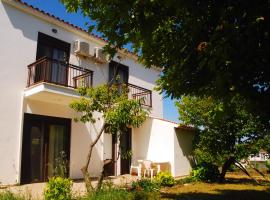Saonisos, Ferienwohnung mit Hotelservice in Kamariotissa