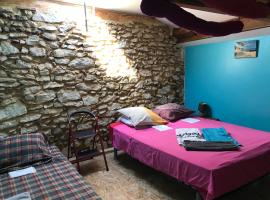 Chambres chez l'habitant Bambou et Musique cuisine et sdb partagées: Saint-Sever şehrinde bir ucuz otel