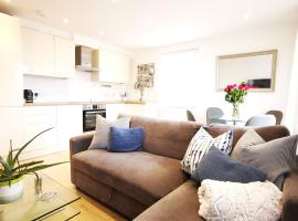 Apartment in the heart of East Wittering Village, beach hotel sa Chichester