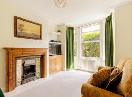 Contemporary Victorian Townhouse - walking distance to train station and Chester city centre, hotel a Chester