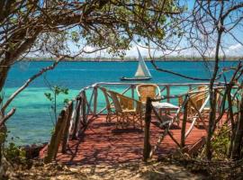 Firefly Eco Retreat, hotel cerca de Shimoni Slave Caves, Shimoni