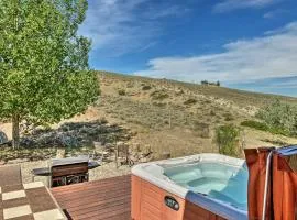 Exquisite Log Home with Lander Valley Views!