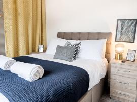 Make this your base! TV in every bedroom!, hotel with parking in Merthyr Tydfil