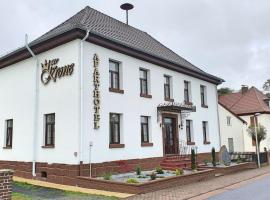 Zur Krone Aparthotel, hotel con estacionamiento en Widdershausen