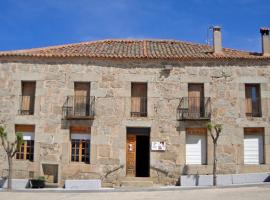 Casa Rural los 5 Balcones، مكان عطلات للإيجار في Hoyocasero