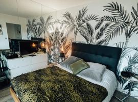 Beautiful modern fully furnished studio, alojamento com cozinha em Levallois-Perret
