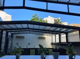 Apartamento con gran jardín privado