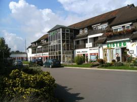 Zur Linde, hotel con estacionamiento en Ostrau