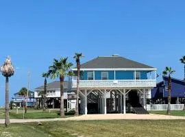 Casita at the Pass - Cute Beach Getaway, Filtered Views of Gulf and Bay!