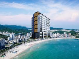 Songjeong Blue Castle Hotel, hotelli kohteessa Busan