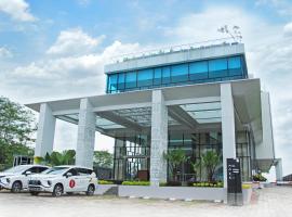 Braling Grand Hotel By Azana Purbalingga, viešbutis mieste Purbolinggo, netoliese – Owabong