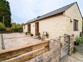 Bwthyn Bach Cozy country retreat, villa in Criccieth