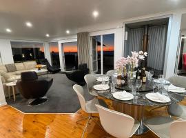 Ocean Front East End Beach House, strandhotel in New Plymouth