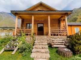 Old Hut, hotell i Kazbegi