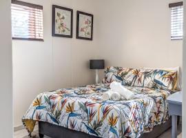 Walk To Beach 704 Umdloti Holiday Resort, resort i Umdloti