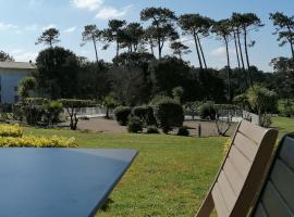 Appartement T2 cabine, capacité 4 personnes, à 600 m de la plage et à 300 m du Golf, hotel v destinaci Moliets-et-Maa