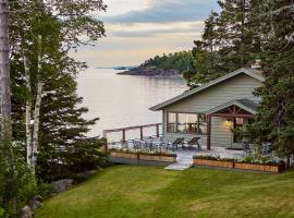 Reflections Cabin on Lake Superior - Near Lutsen, casa o chalet en Schroeder