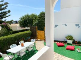 CASA AQUA - Carvoeiro - WiFi, Terrace & BBQ, hotel v destinaci Carvoeiro