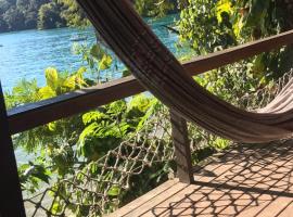 Praia Comprida Flats, hotel cu parcare din Abraão