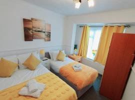 Gillings Villa -Perfect For Long & Short Stays, Ferienwohnung in Gillingham