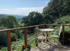 Hendre-Aur Glamping Pod, campsite in Machynlleth