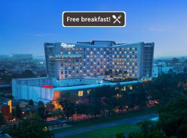 Santika Premiere Dyandra Hotel & Convention - Medan, hotel near Polonia Airport - MES, Medan