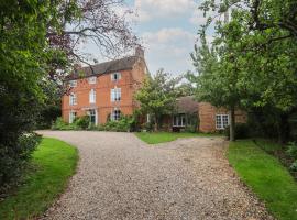 The Coach House Apartment, hotel with parking in Tewkesbury