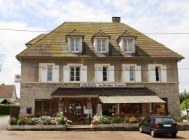 La Petite France, hotel v destinaci Le Château-dʼAlmenêches