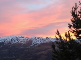 Appart ac balcon - Pied des pistes, hotel in Loudenvielle