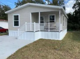 Resort Cottage near parks at Great Price!