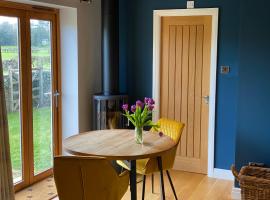 Sawley in the Forest of Bowland - cosy cottage., hótel í Clitheroe