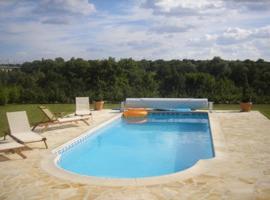 Ferme De La Canardière, bed and breakfast en Chantilly