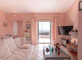 ALIKI'S Top Floor Suite with shared Infinity Pool!, hotel in Mandoukáta