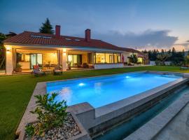 Apartamentos Rurales La Gloria de Yuste, hotel s baz&eacute;nem v destinaci Jaraiz de la Vera