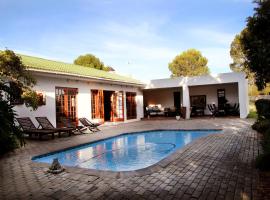 Fynbos Guest House Riversdale, medencével rendelkező hotel Riversdale-ben