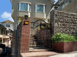 Sarah's Lodge, hotel pentru familii din Murree