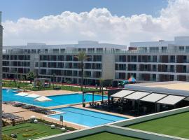 Long Beach Holiday Resort, appartamento a Saint Yeorgios