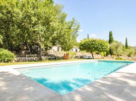 Amazing Home In St, Czaire Sur Siagne With 4 Bedrooms, Wifi And Outdoor Swimming Pool, hotell i Saint-Cézaire-sur-Siagne